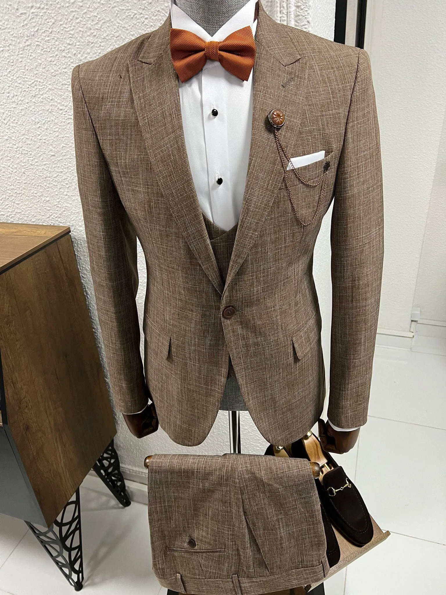 Slim Fit Pointed Collar Brown Tuxedo Vest Suit