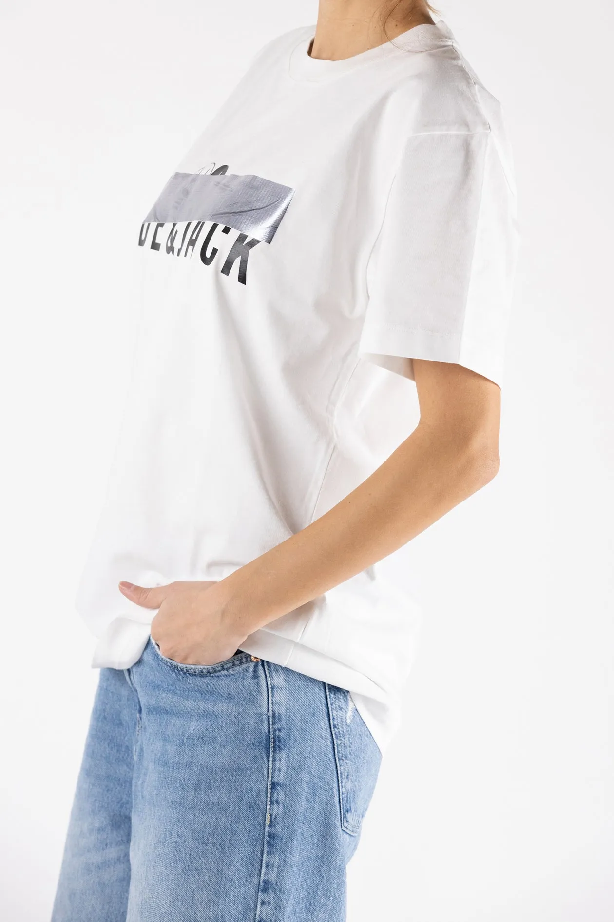 T-shirt White